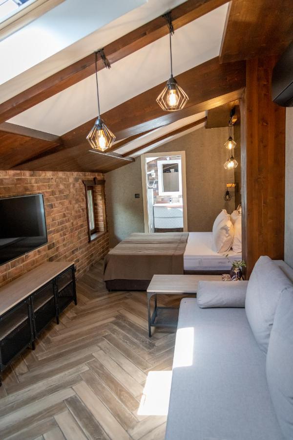 Hotel Hunters House Ezerets Экстерьер фото