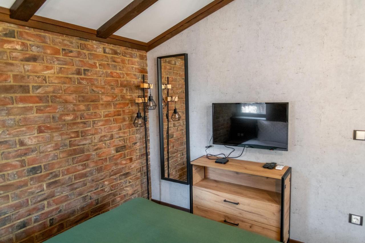 Hotel Hunters House Ezerets Экстерьер фото