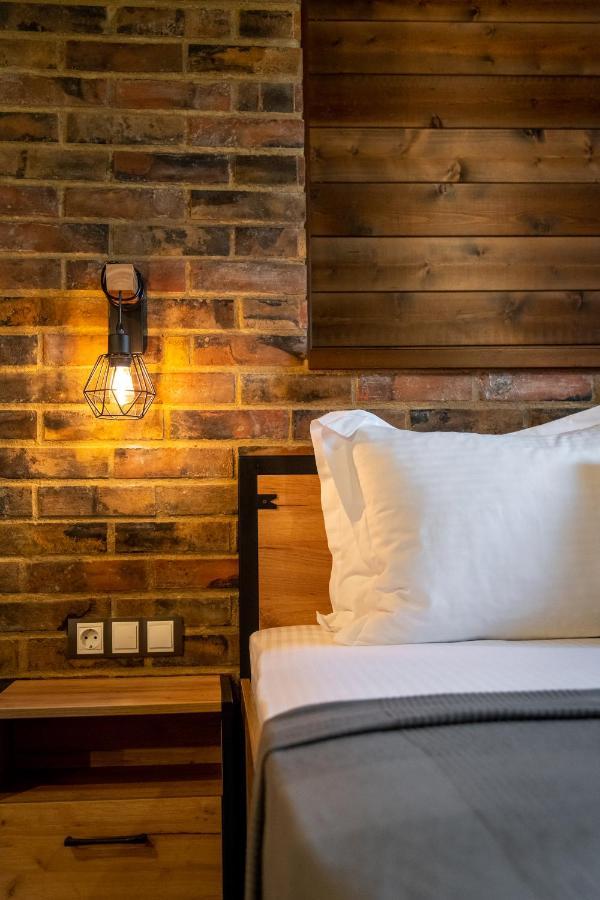 Hotel Hunters House Ezerets Экстерьер фото