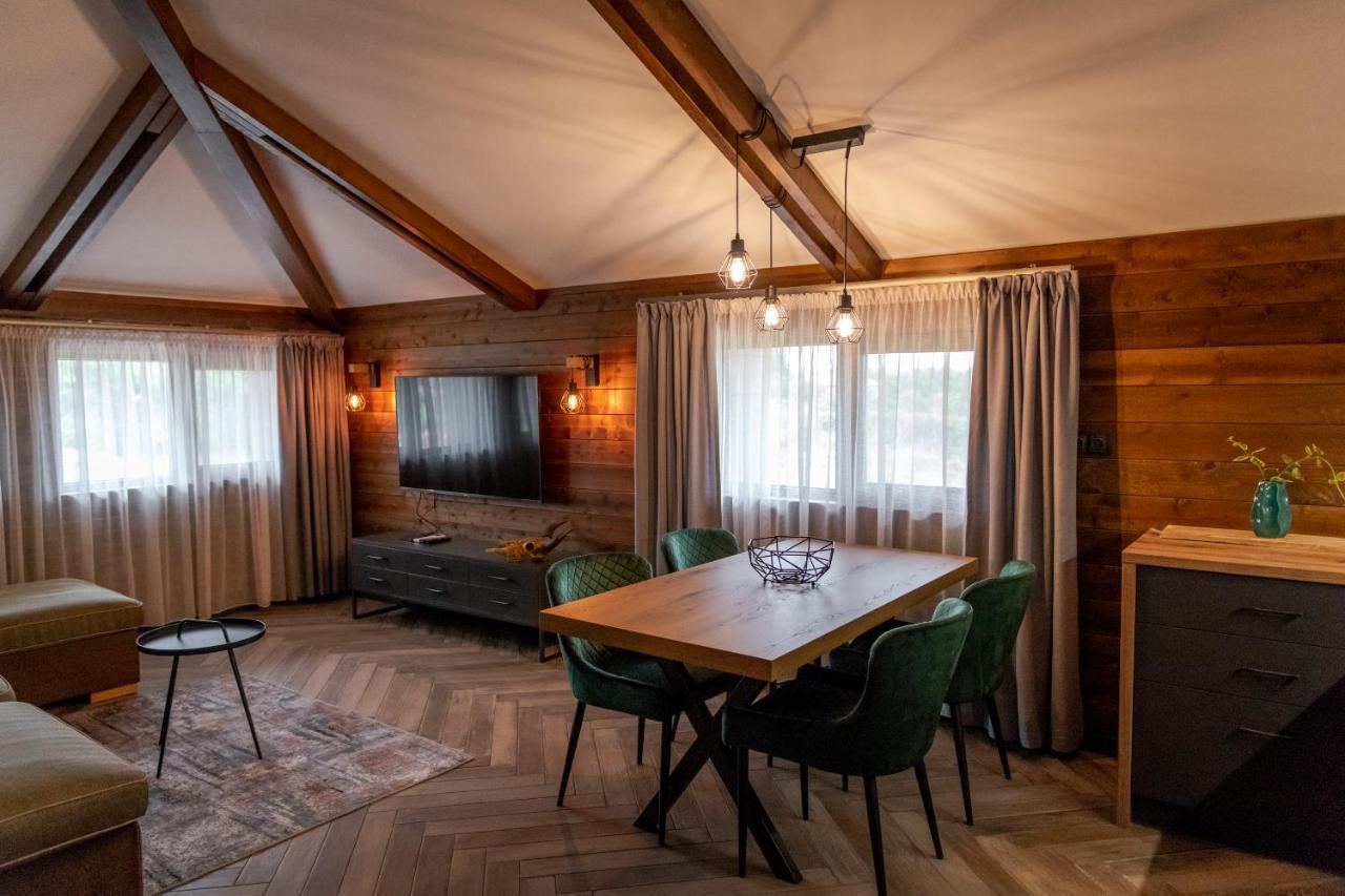 Hotel Hunters House Ezerets Экстерьер фото