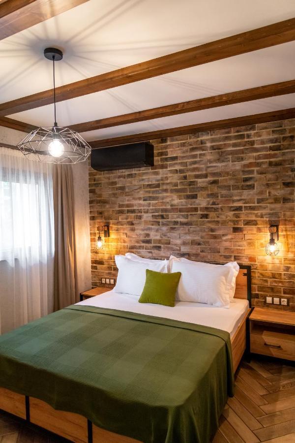 Hotel Hunters House Ezerets Экстерьер фото