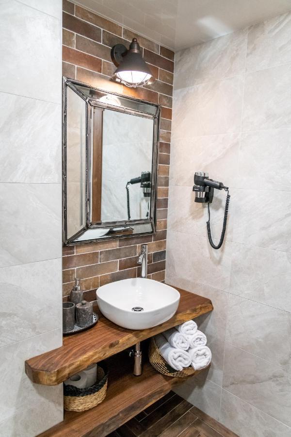 Hotel Hunters House Ezerets Экстерьер фото