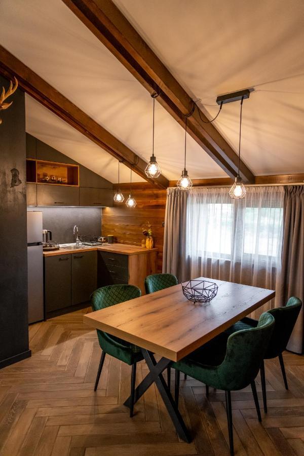 Hotel Hunters House Ezerets Экстерьер фото