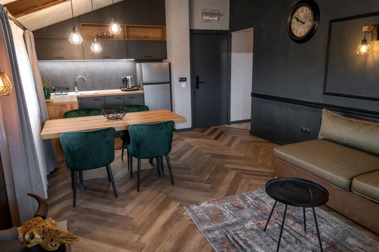 Hotel Hunters House Ezerets Экстерьер фото