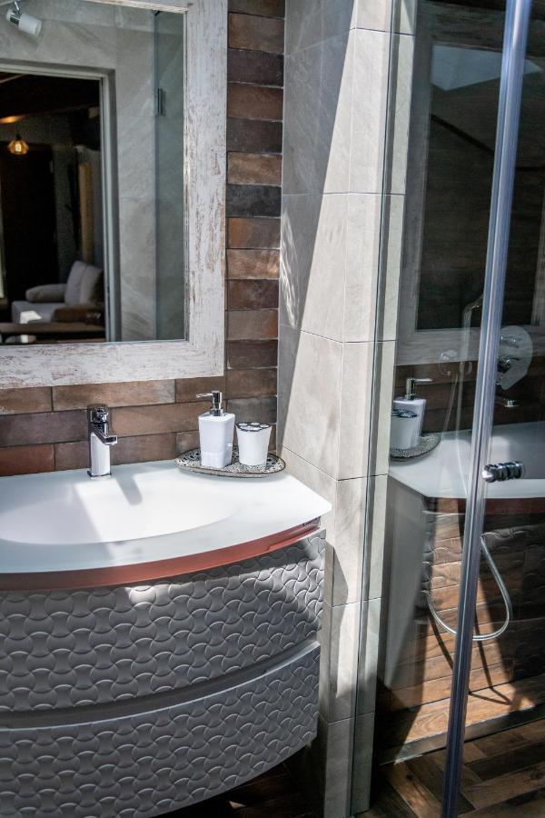 Hotel Hunters House Ezerets Экстерьер фото