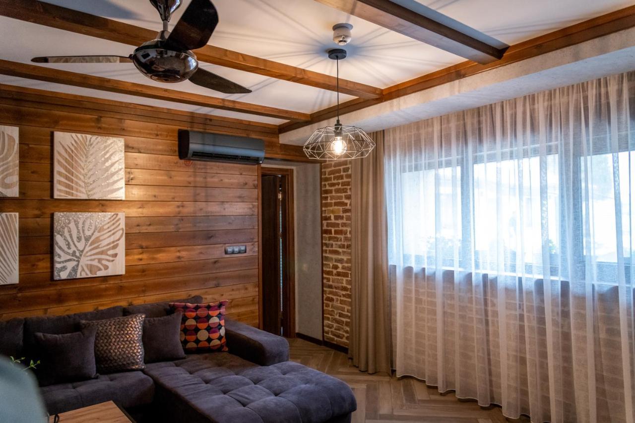 Hotel Hunters House Ezerets Экстерьер фото