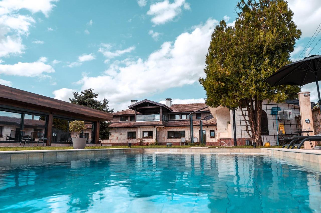 Hotel Hunters House Ezerets Экстерьер фото